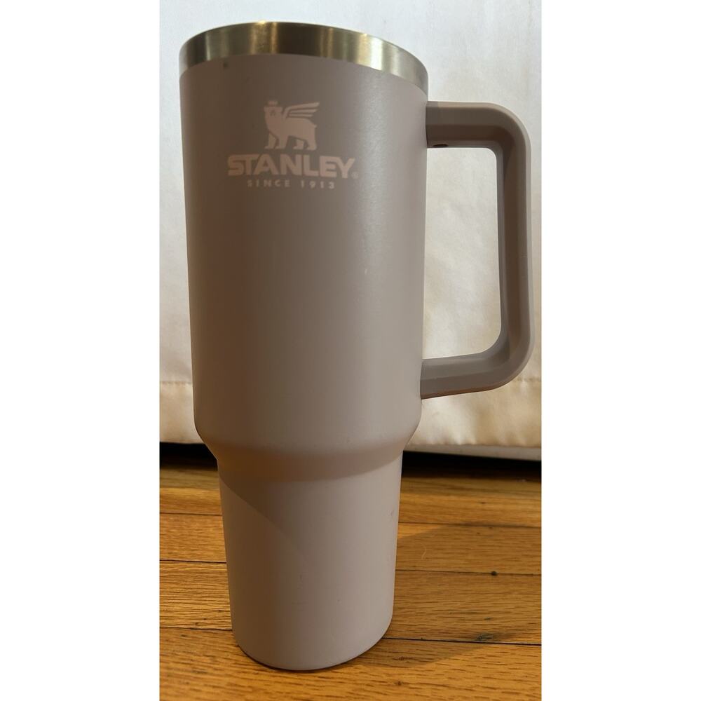 Stanley Quencher H2.0 40oz Flowstate Tumbler in Light Purple